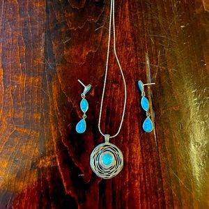 Opal necklace with earrings